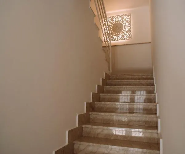 The Lighthouse 特拉佩托