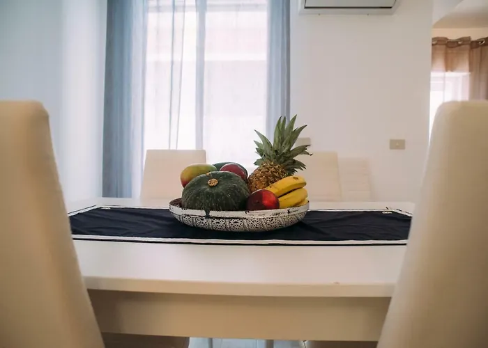 The Lighthouse * 特拉佩托