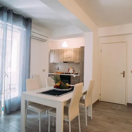 The Lighthouse Apartment *