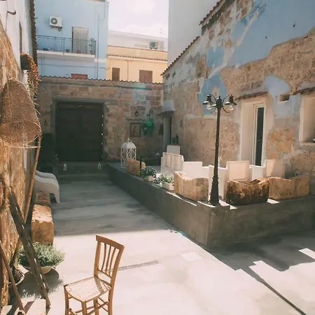 The Lighthouse Apartment *